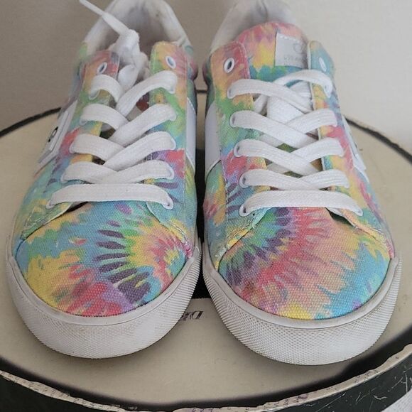 - Guess Tye Dye Sneakers - Picture 4 of 10